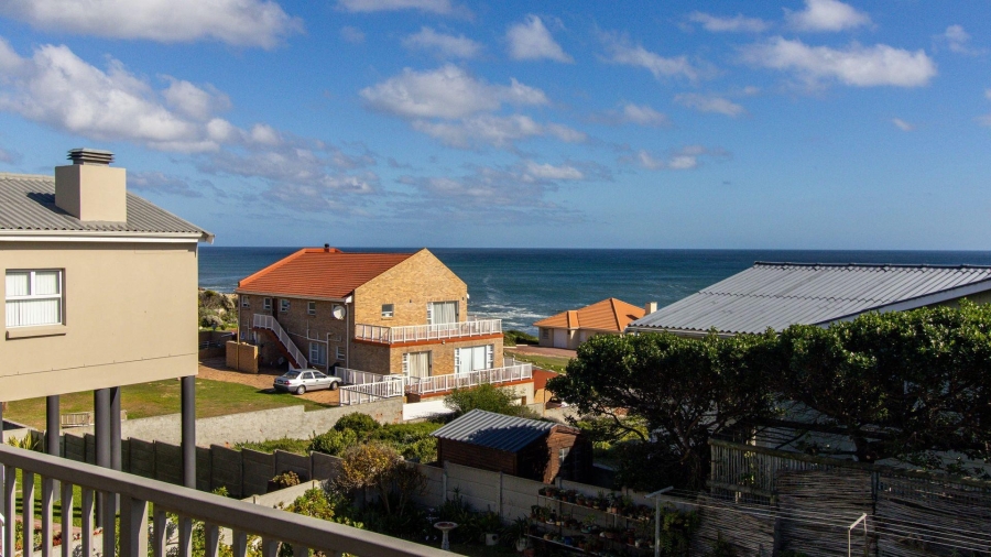 4 Bedroom Property for Sale in De Kelders Western Cape